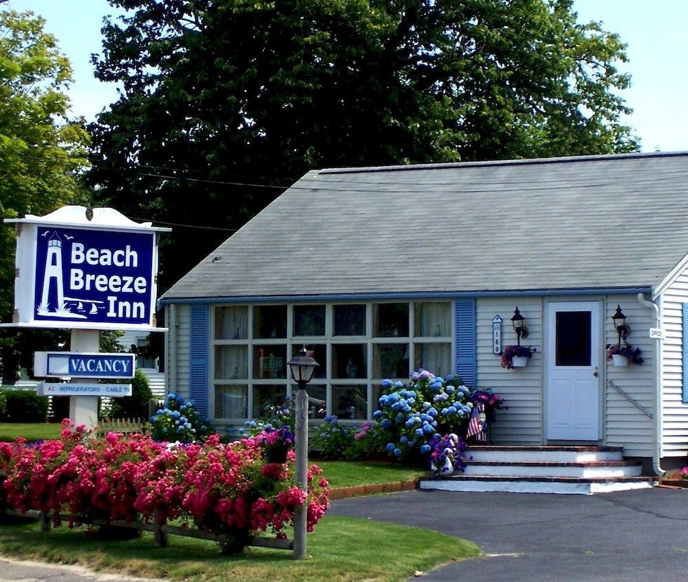 A Beach Breeze Inn West Harwich Exterior photo